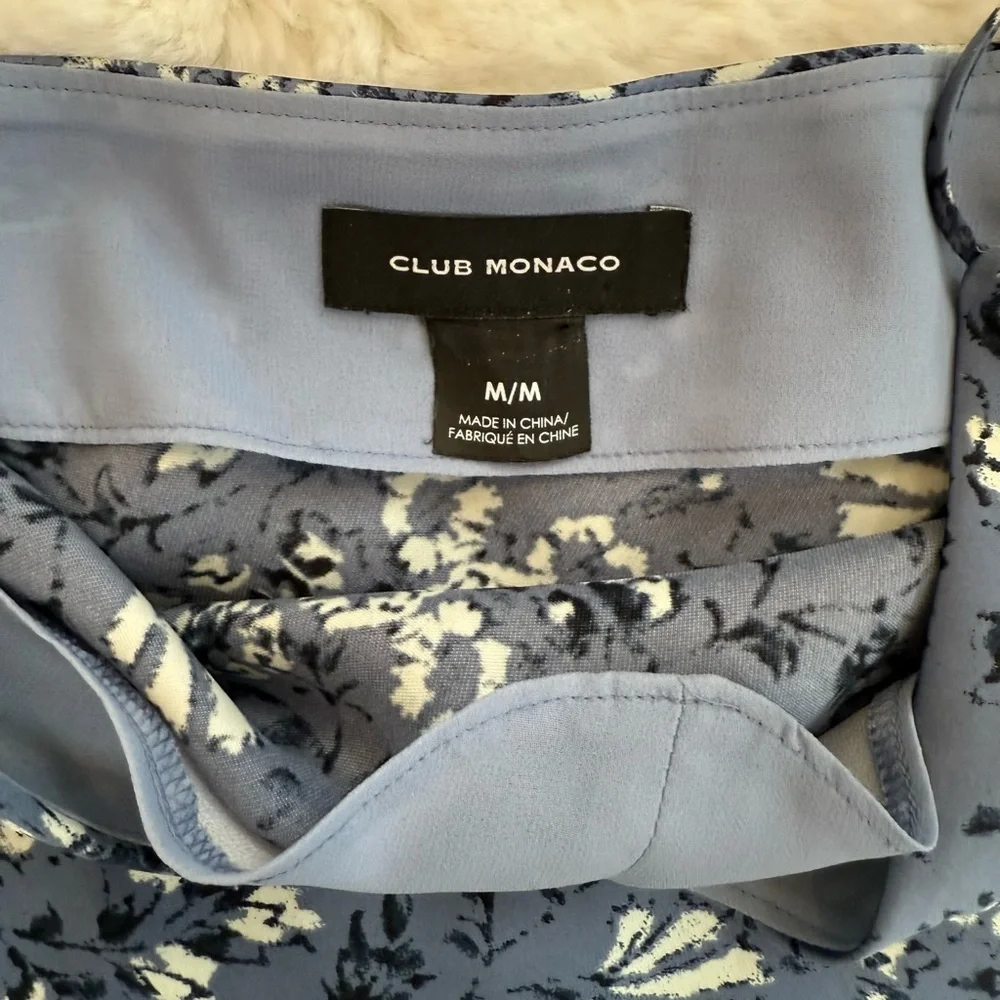 Club Monaco Cami Top Blue Floral V-Neck Silk Blend M Summer Resort - Picture 7 of 9
